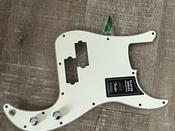 FENDER PLAYER PRECISION BASS PICKGUARD POTS KNOBS