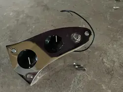 FENDER VINTERA 60S MUSTANG BASS CONTROL PLATE POTS KNOBS