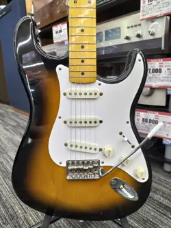 [FENDER] JAPAN ELECTRIC GUITAR ST57-53 STRATOCASTER SUNBURST USED WITH GIGBAG