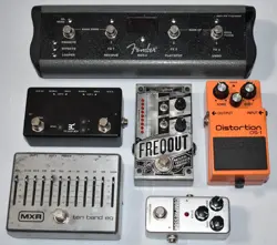 LOT OF 6 GUITAR EFFECTS PEDALS - AS-IS FOR PARTS/REPAIR - BOSS/FENDER/FREQOUT