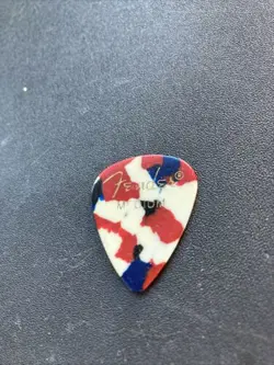 GUITAR PICK RED