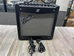 FENDER MUSTANG 1 V.2 COMBO GUITAR AMPLIFIER PR 824 W/ POER CABLE