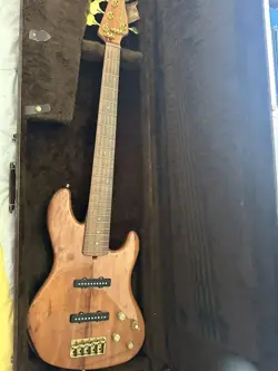 SIGNATURE SERIES FENDER