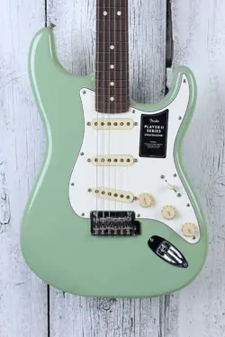 FENDER PLAYER II STRATOCASTER SOLID BODY ELECTRIC GUITAR BIRCH GREEN FINISH