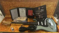 FENDER STRATOCASTER MASTER