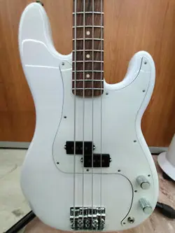 FENDER MEXICO PRECISION  TYPE BASS GUITARS EXCELLENT CONDITION