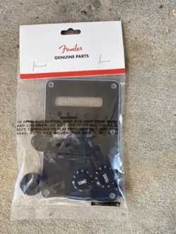 GENUINE FENDER STRAT ACCESSORY KIT IN BLACK, MPN 0991363000