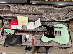 FENDER ULTRA LUXE TELECASTER, ROSEWOOD FINGERBOARD, TRANSPARENT SURF GREEN