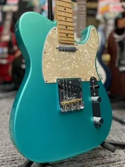FENDER  AMERICAN PROFESSIONAL TELECASTER 2017 ELECTRIC GUITAR