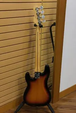 FENDER PLAYER II PRECISION BASS  ROSEWOOD FINGERBOARD   3 COLOR SUNBURST