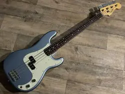 FENDER FSR TRADITIONAL 60S PRECISION BASS   ICE BLUE METALIC