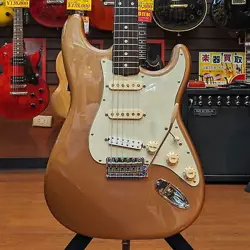 FENDER MEXICO 60'S STRATOCASTER MOD USED 1999 ALDER BODY MAPLE NECK W/GIG CASE