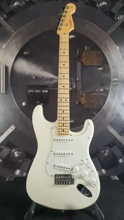 STRATOCASTER 2010 WHITE