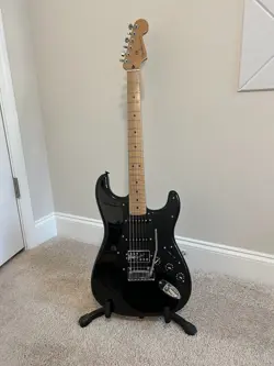 FENDER LIMITED EDITION PLAYER PLUS STRATOCASTER HSS, ROASTED MAPLE NECK, BLACK