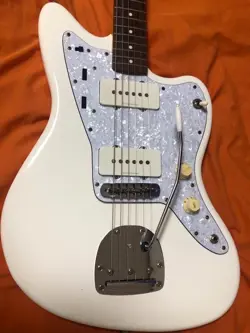 SQUIER BY FENDER VINTAGE MODIFIED JAZZMASTER ELECTRIC GUITAR