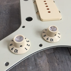 FENDER STYLE KNOBS