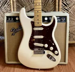 STRAT MAPLE WITH