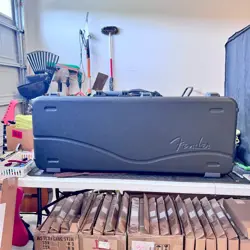 FENDER DELUXE MOLDED TSA STRAT/TELE CASE 24106