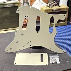 2016 FENDER AMERICAN ELITE STRAT PICKGUARD & TREMOLO COVER 3-PLY MINT GREEN USA