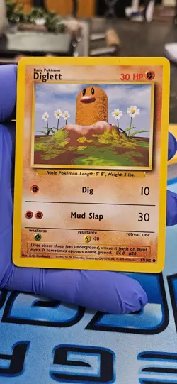 Pokemon Card Diglett 47/102 Base Set Error Fighting Symbol Misprint MP - Image 1