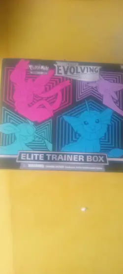 Pokemon TCG Sword & Shield Evolving Skies Elite Trainer Box ETB New/SEALED - Image 1