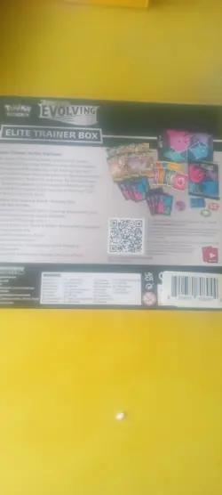 Pokemon TCG Sword & Shield Evolving Skies Elite Trainer Box ETB New/SEALED - Image 2