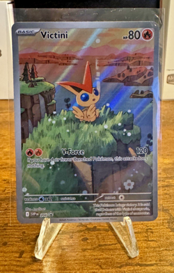 Victini 208 Illustration Box Black Star Promo Pokemon Black Bolt/White Flare NM - Image 1