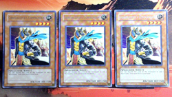 YuGiOh! 3x Gravekeeper's Commandant FOTB-EN015 1st Edition MP R Playset - Image 1