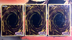 YuGiOh! 3x Gravekeeper's Commandant FOTB-EN015 1st Edition MP R Playset - Image 2
