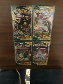 Pokemon Sword & Shield Evolving Skies Lot of 4 New Sealed Booster Packs - Image 1