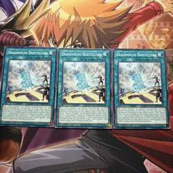 Yugioh! Playset 3x Dragonische Darstellung Common - BLC1-DE125 1. Auflage - DE - Image 1