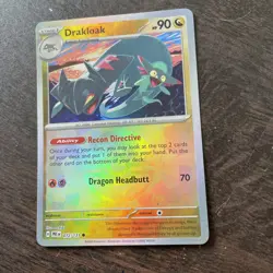 Pokemon TCG: Drakloak (Poke Ball Pattern) 072/131 Sv: Prismatic Evolutions Holo - Image 2