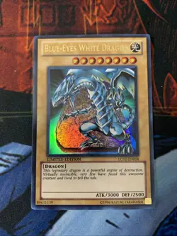 Yugioh! Blue-Eyes White Dragon LC01-EN004 Ultra Rare Limited Edition NM - Image 1