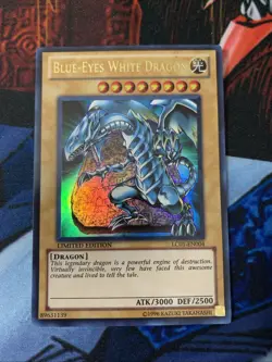 Yugioh! Blue-Eyes White Dragon LC01-EN004 Ultra Rare Limited Edition NM - Image 3
