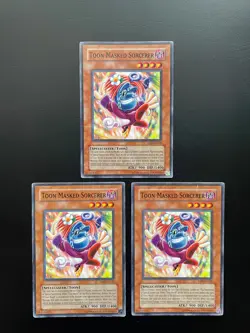 Yugioh Toon Masked Sorcerer DB2-EN120 Common Unlimited Edition Damaged X3 - Image 1