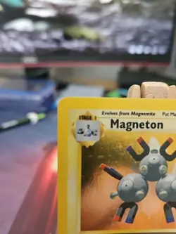 Pokemon TCG Magneton Base Set Holo Unlimited Rare Card 9/102 LP - Image 2