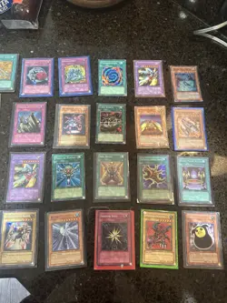 yugioh card lot vintage NM To Damaged Quality. - Image 3