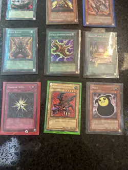 yugioh card lot vintage NM To Damaged Quality. - Image 4
