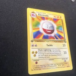 Pokemon ELECTRODE (Misprint/Error) Card JUNGLE Set 18/64 RARE 1st Edition MP - Image 2