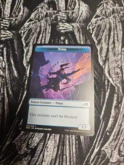 MTG Kamigawa: Neon Dynasty Samurai Ninja Token Foil 004/019 NM Condition - Image 1