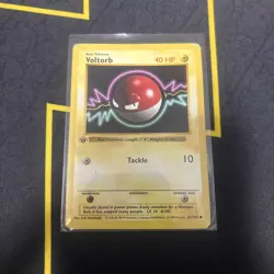 Pokemon Cards: Base Set 1st Edition Shadowless Voltorb 67/102 - Image 1