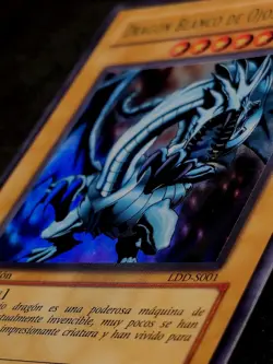YUGIOH! BLUE-EYES WHITE DRAGON SPANISH 1ST EDITION. LOB-001/LDD-S001 NEAR MINT - Image 4