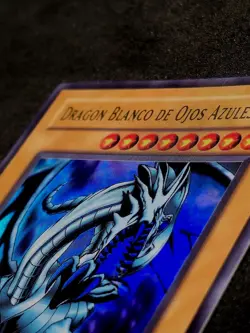 YUGIOH! BLUE-EYES WHITE DRAGON SPANISH 1ST EDITION. LOB-001/LDD-S001 NEAR MINT - Image 5