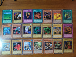 YUGIOH CARDS LOT of ~ 150 YU-GI-OH! COLLECTION WITH HOLO FOILS & RARES - Image 5