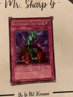 BOTTOMLESS TRAP HOLE - LOD-092 ENGLISH Yu-Gi-Oh! CARD RARE KONAMI LEGACY 2004 - Image 3