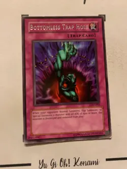 BOTTOMLESS TRAP HOLE - LOD-092 ENGLISH Yu-Gi-Oh! CARD RARE KONAMI LEGACY 2004 - Image 4