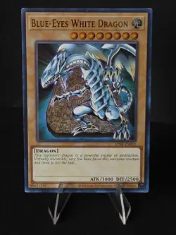 Yugioh Blue-Eyes White Dragon SDBE-EN001 Ultra Rare 1st Ed LP - Image 1