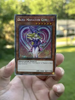 Dark Magician Girl Quarter Century Secret Rare Card RA03-EN123 - Image 1