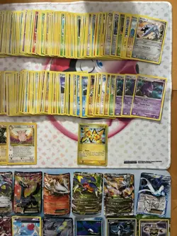 Vintage Pokemon Card Lot Holo Etc MP-Damaged Kyogre Typlosion Charizard 625+ - Image 18