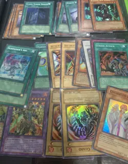 Yugioh Vintage Cards Lot Holo Blue-Eyes White Dragon - Image 2